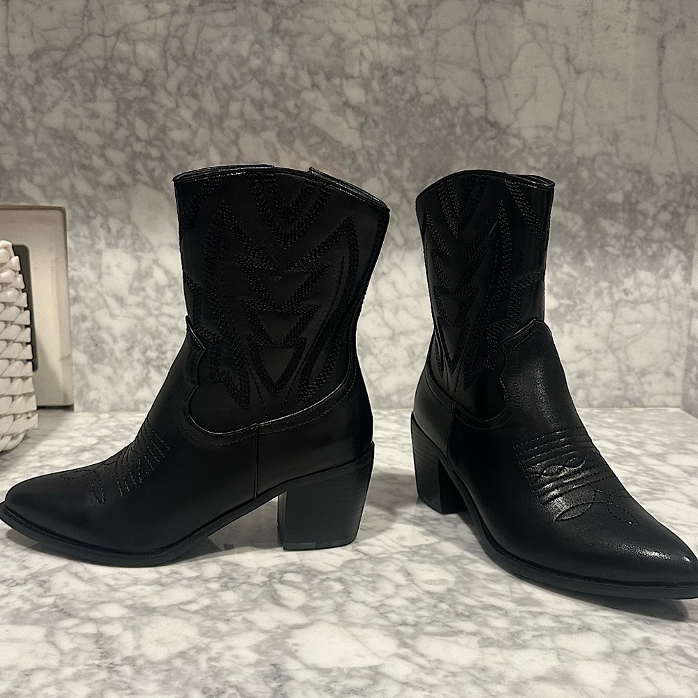 Low cowgirl boots!